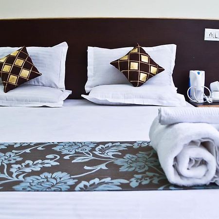 Hotel Ananta Inn ชัยปุระ ภายนอก รูปภาพ